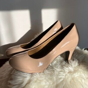 Like New - Clarks Brier Dolly Patent Leather Pumps Size 8, Nude